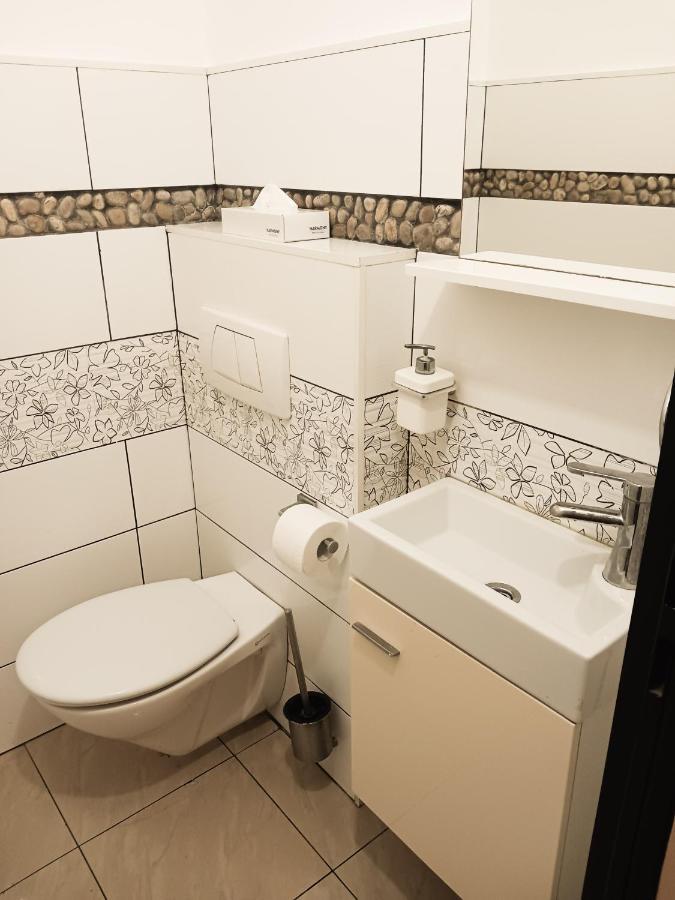Familyhouse Apartment Pula Ngoại thất bức ảnh