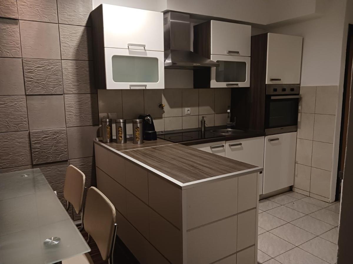 Familyhouse Apartment Pula Ngoại thất bức ảnh