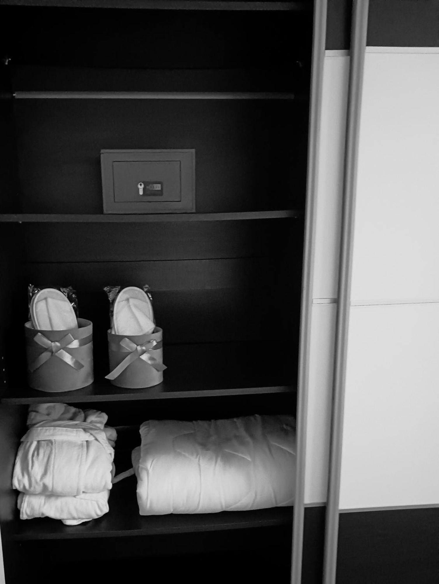 Familyhouse Apartment Pula Ngoại thất bức ảnh