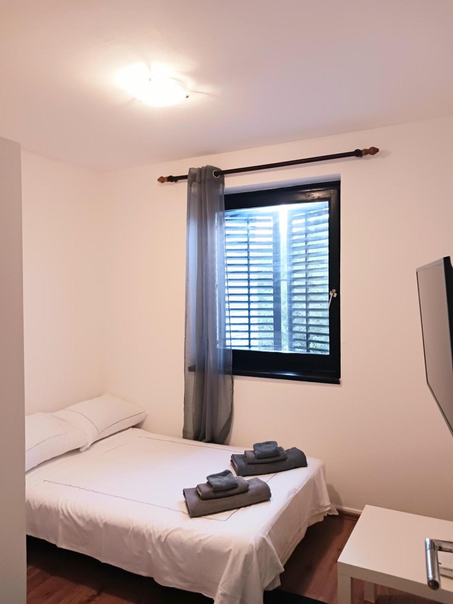 Familyhouse Apartment Pula Ngoại thất bức ảnh
